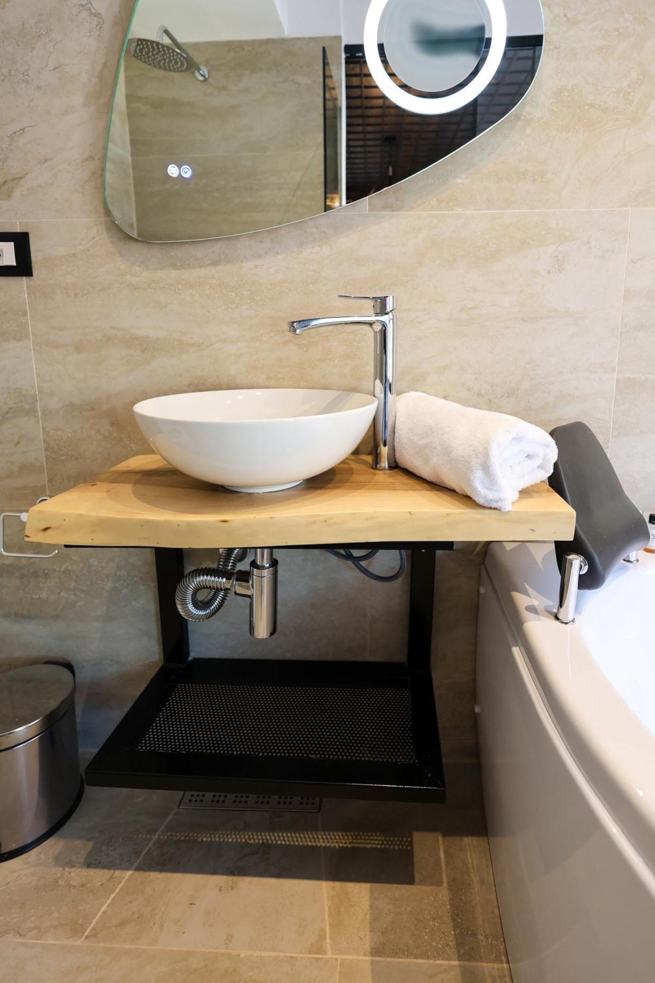 Ador Boutique Hotel Берат Экстерьер фото