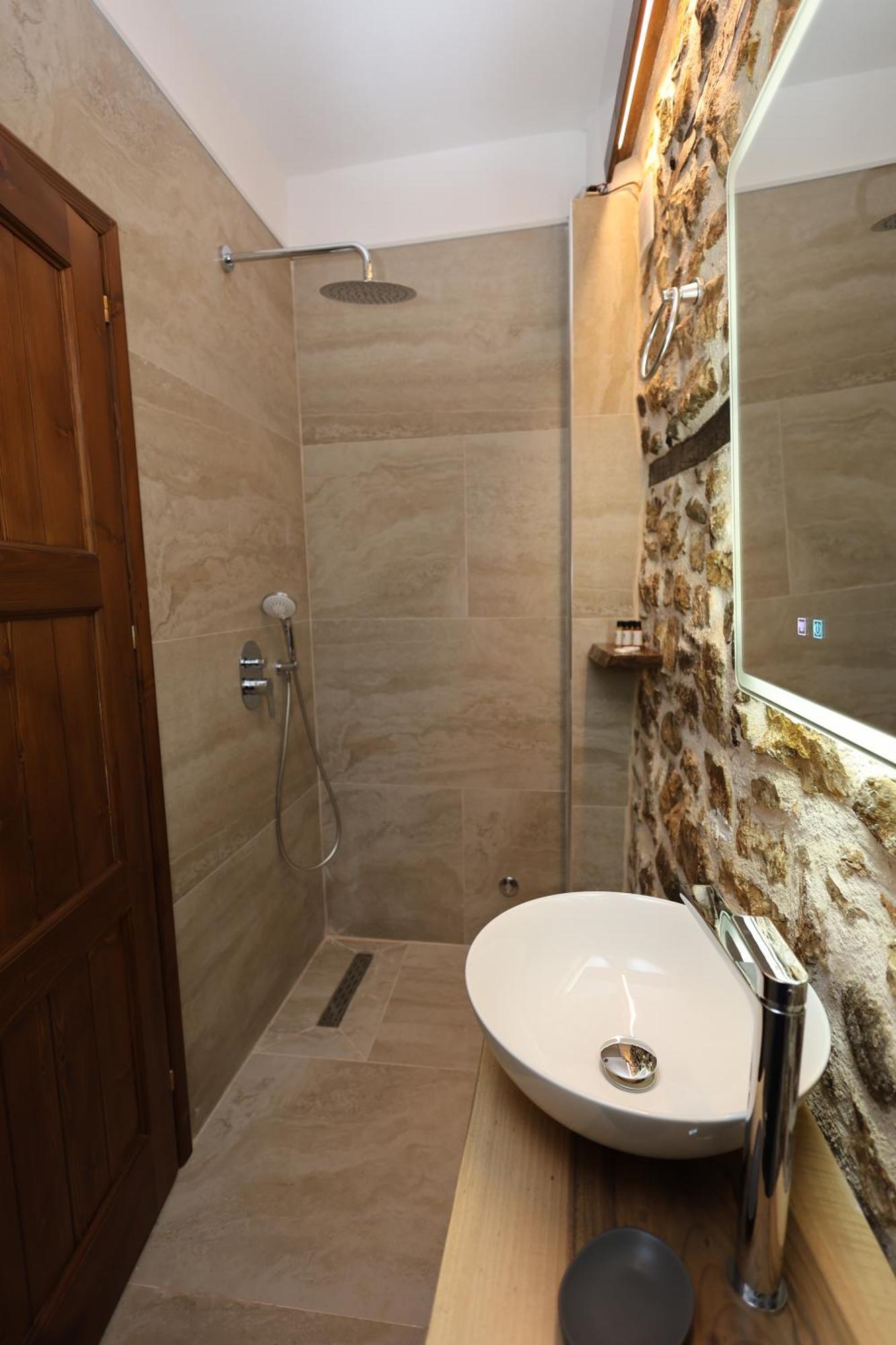 Ador Boutique Hotel Берат Экстерьер фото