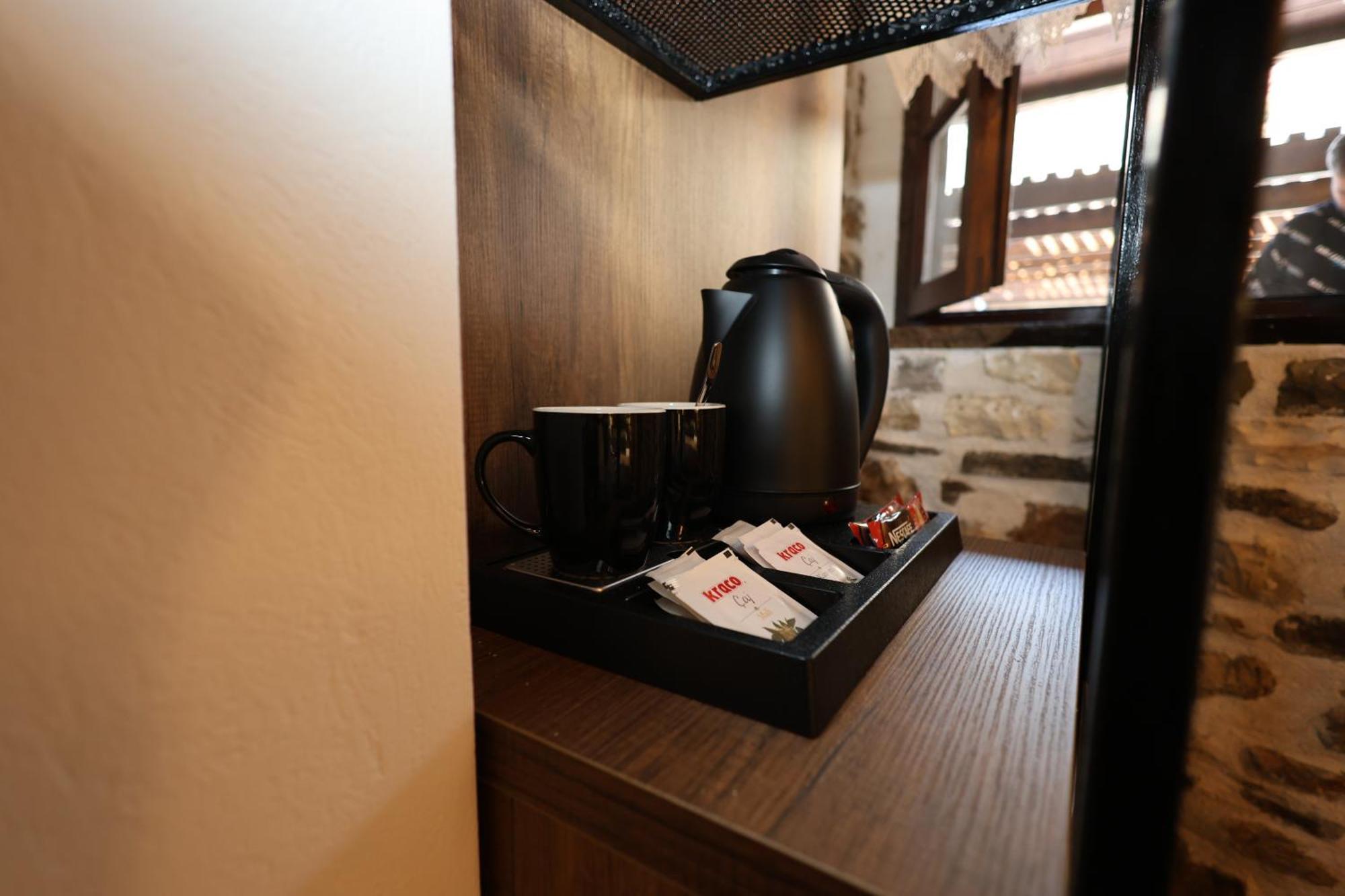 Ador Boutique Hotel Берат Экстерьер фото