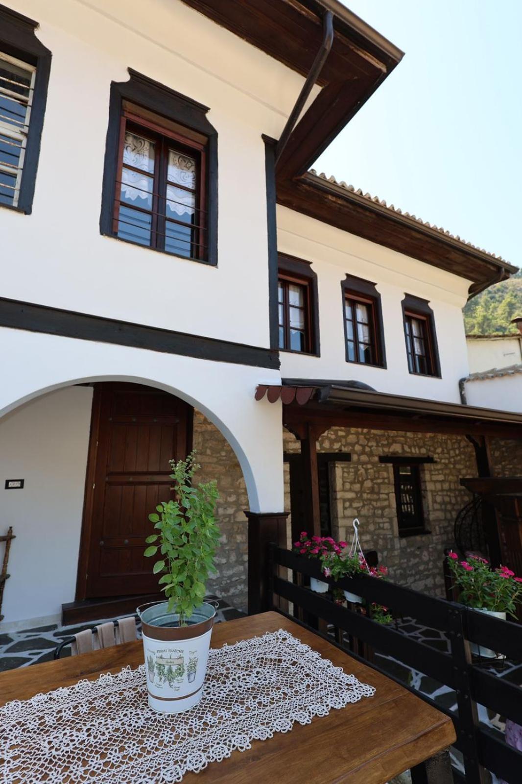 Ador Boutique Hotel Берат Экстерьер фото