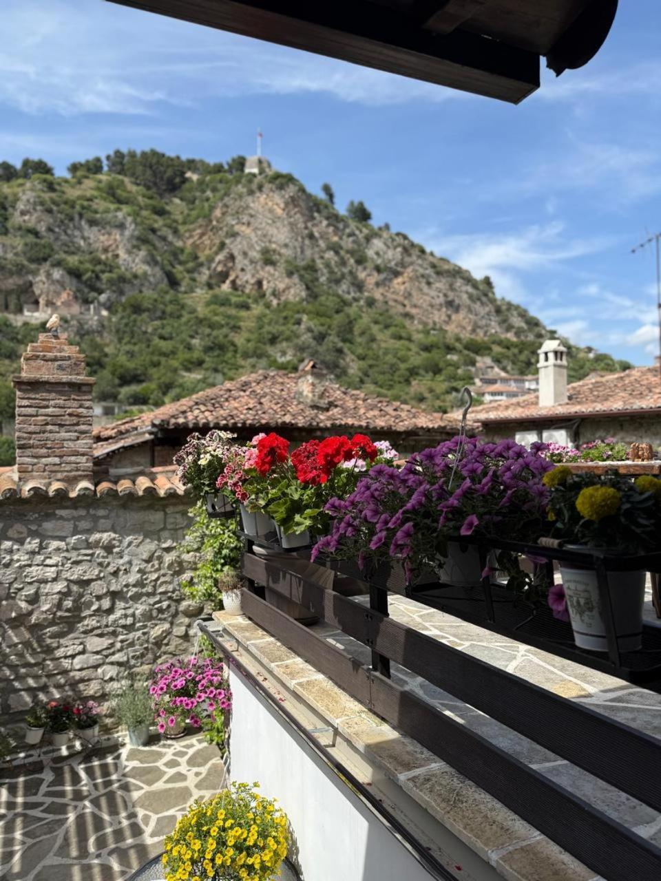 Ador Boutique Hotel Берат Экстерьер фото