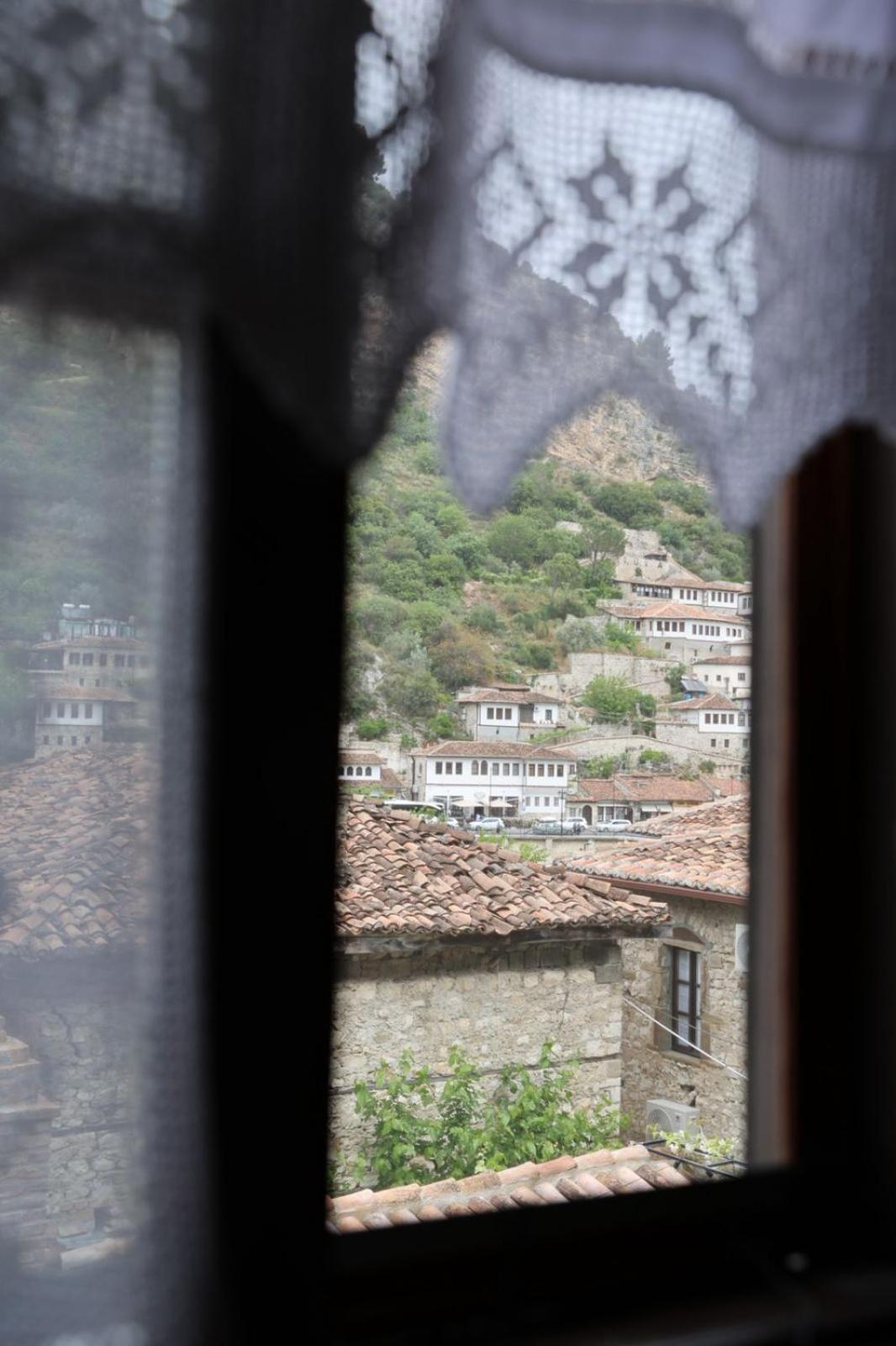 Ador Boutique Hotel Берат Экстерьер фото